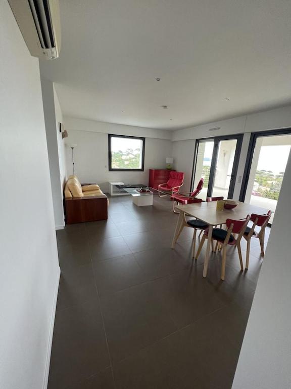 Rdc De Villa Avec Piscine Cavalaire-sur-Mer Esterno foto